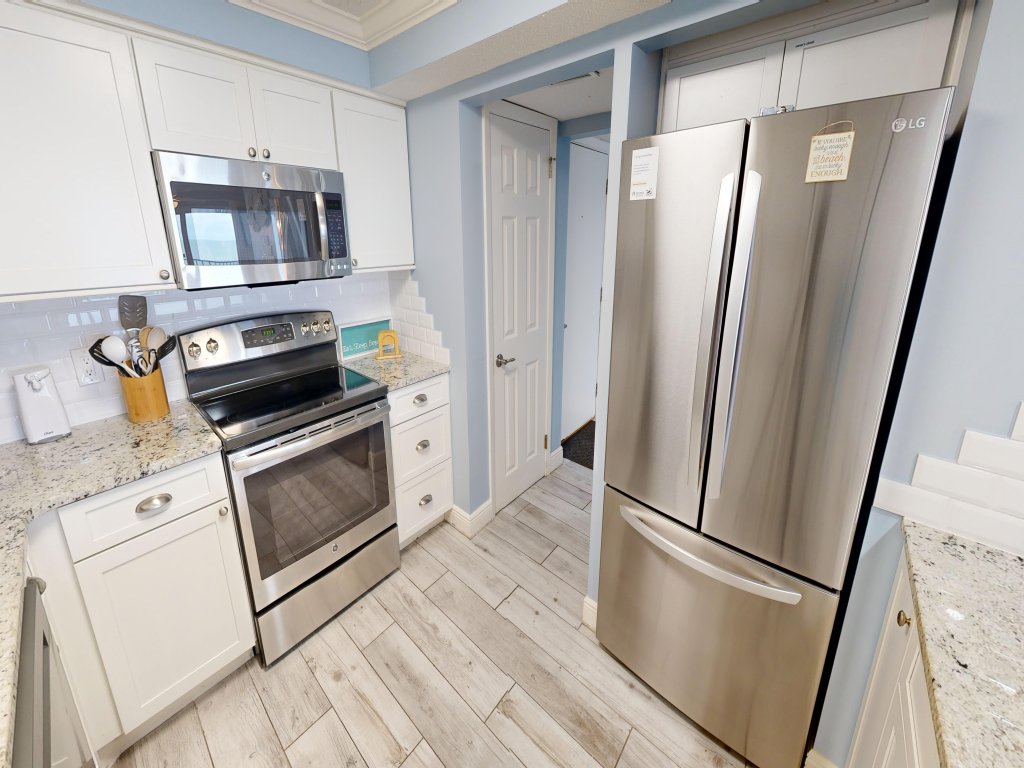 Beach House 401B Vacation Rental in Miramar Beach - RedAwning