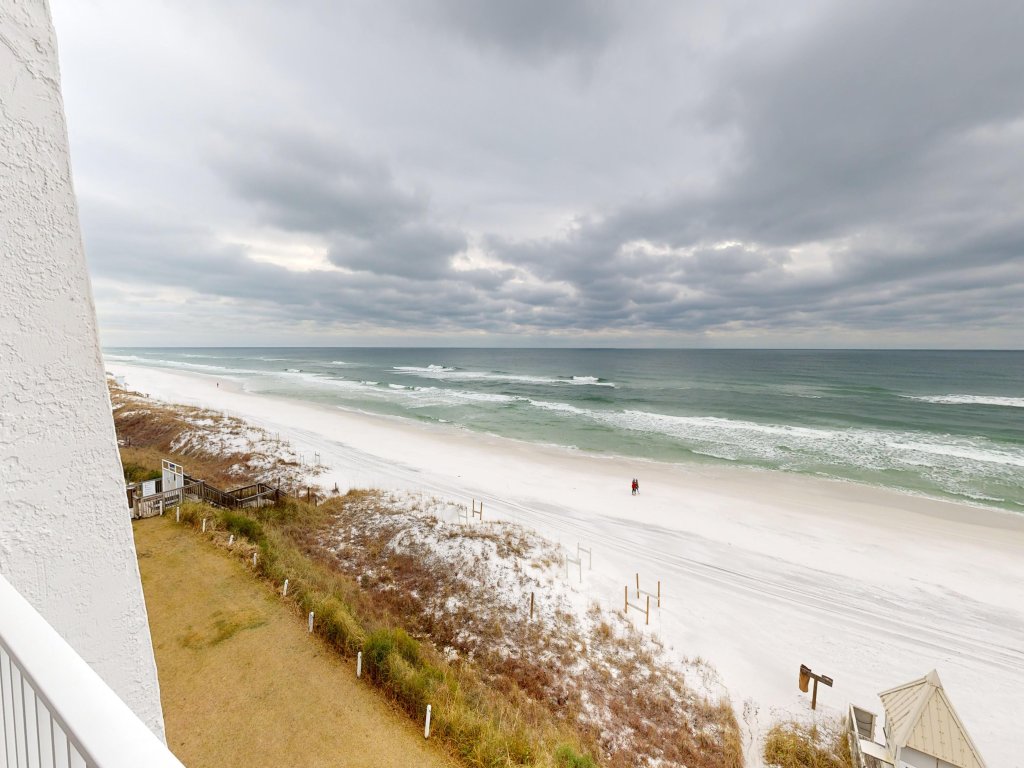 Beach House 401B Vacation Rental in Miramar Beach - RedAwning