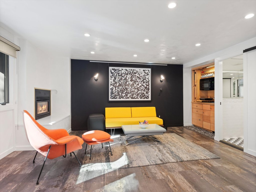 Downtown Aspen Studio Steps to Gondola & Trails - 305A Vacation Rental in Aspen - RedAwning