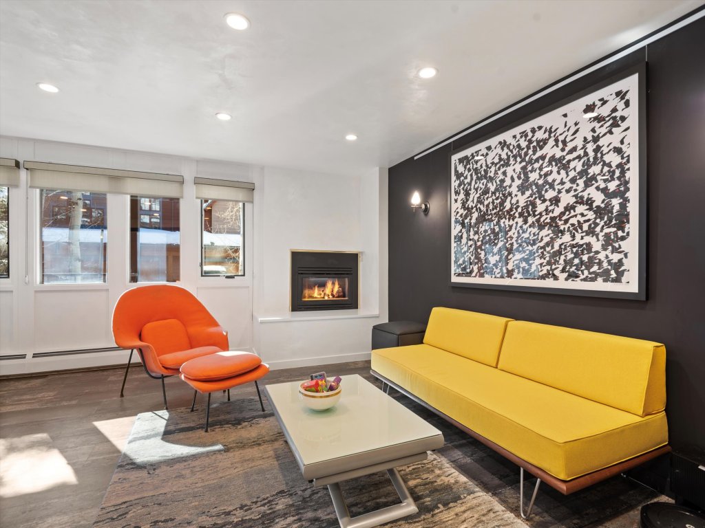 Downtown Aspen Studio Steps to Gondola & Trails - 305A Vacation Rental in Aspen - RedAwning