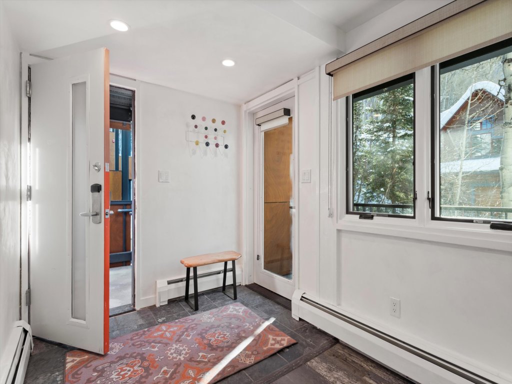 Downtown Aspen Studio Steps to Gondola & Trails - 305A Vacation Rental in Aspen - RedAwning