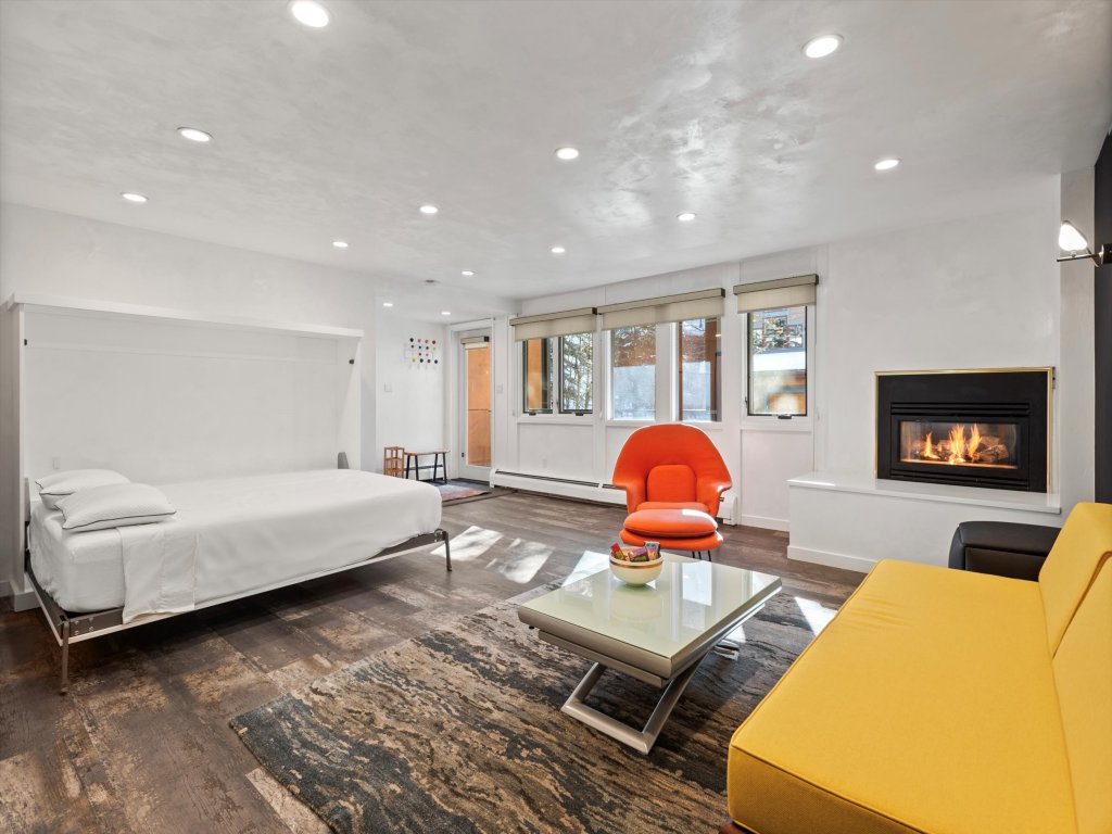 Downtown Aspen Studio Steps to Gondola & Trails - 305A Vacation Rental in Aspen - RedAwning