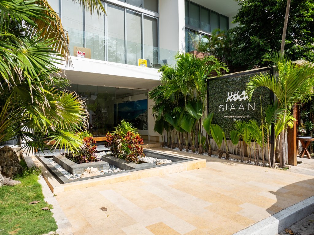 Siaan 109 Vacation Rental - RedAwning
