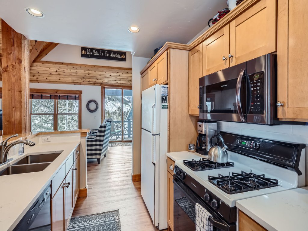 6 Cabin in the Pines Vacation Rental in Keystone - RedAwning