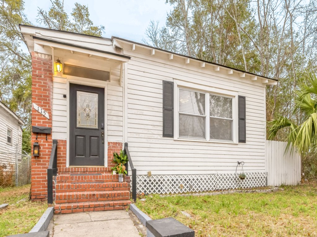 Cottage at the Last Mile - near downtown Vacation Rental in Savannah - RedAwning