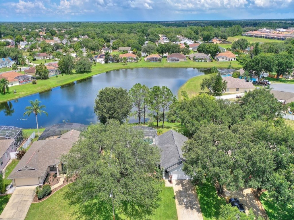 Waterview 3 bed in Sunridge Woods Vacation Rental in Davenport - RedAwning