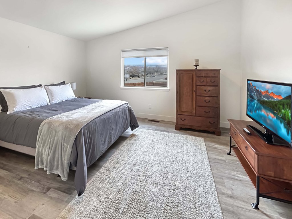 Bark and Bike Abode Vacation Rental in Colorado - RedAwning