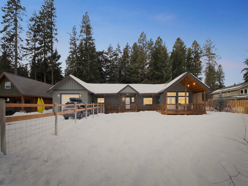 Mountain Home with Hot Tub, Sauna, and Game Room Vacation Rental in Ronald - RedAwning