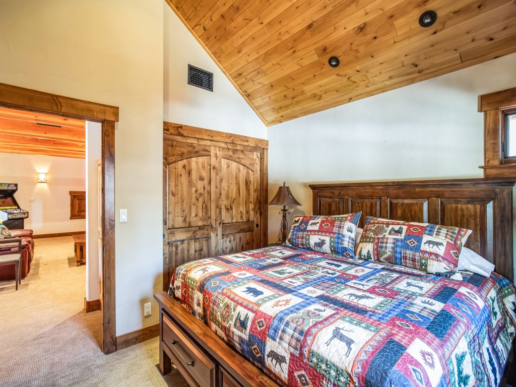 4BR Cabin w/ Hot Tub – Ultimate Truckee Escape Vacation Rental in Truckee - RedAwning