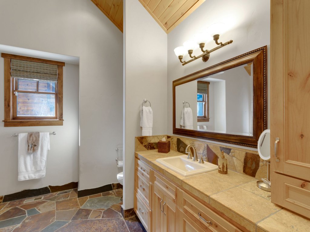 4BR Cabin w/ Hot Tub – Ultimate Truckee Escape Vacation Rental in Truckee - RedAwning