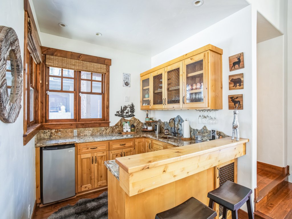 4BR Cabin w/ Hot Tub – Ultimate Truckee Escape Vacation Rental in Truckee - RedAwning