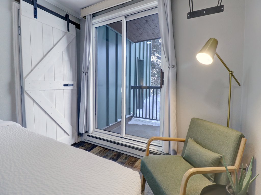 FP105 Foxpine Hotel Room Vacation Rental in Copper Mountain - RedAwning