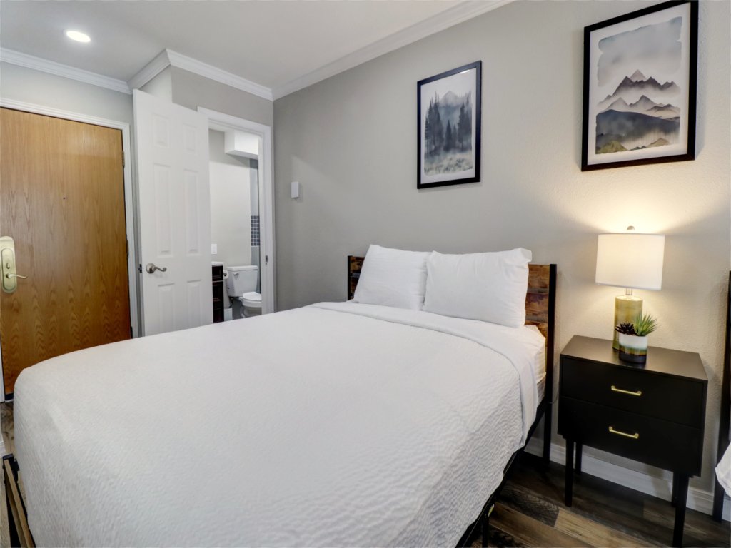 FP105 Foxpine Hotel Room Vacation Rental in Copper Mountain - RedAwning