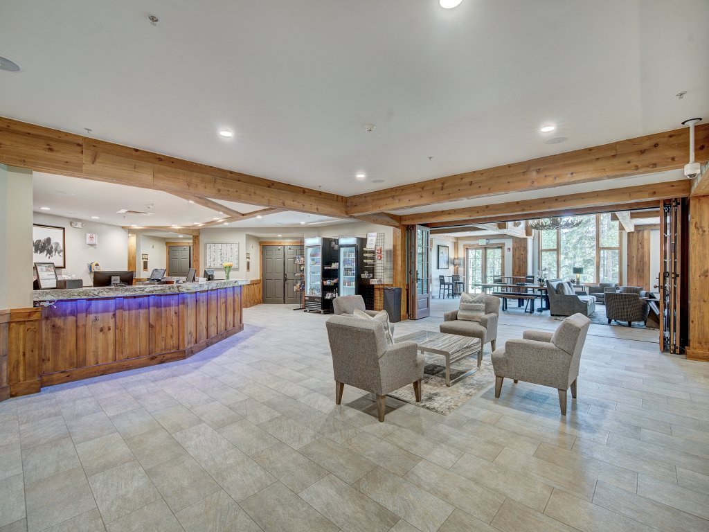 Beautifully Updated Mountain Chic Condo Vacation Rental in Breckenridge - RedAwning