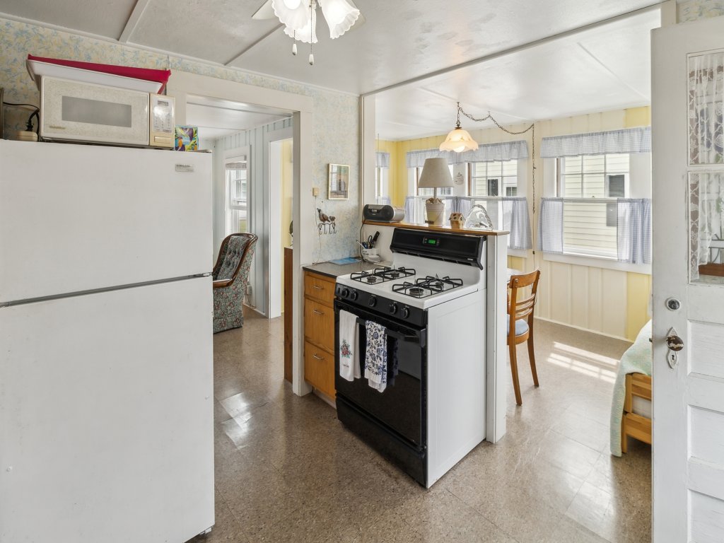 Coastal Cottage Retreat Steps from the Beach Vacation Rental in Wareham - RedAwning