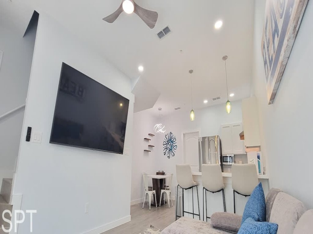 New 3BR Townhome | Sleeps 10 | 2 Levels | Bayside Vacation Rental in South Padre Island - RedAwning