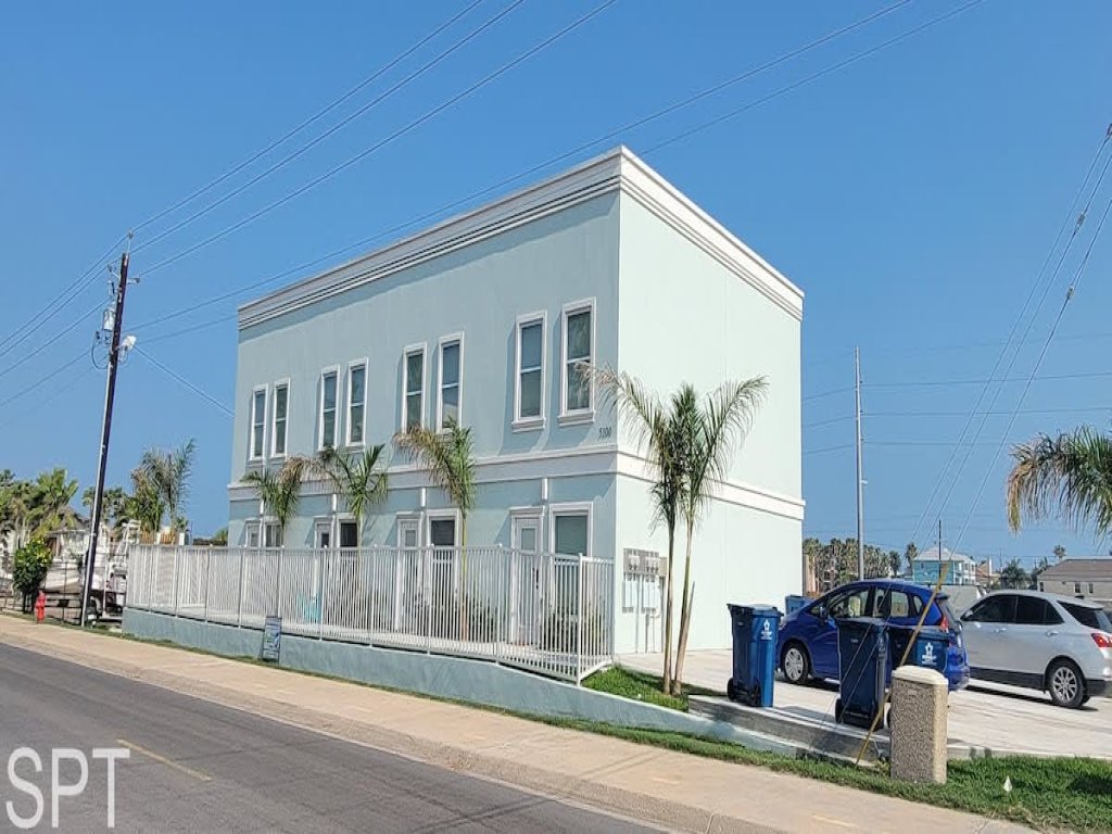 New 3BR Townhome | Sleeps 10 | 2 Levels | Bayside Vacation Rental in South Padre Island - RedAwning