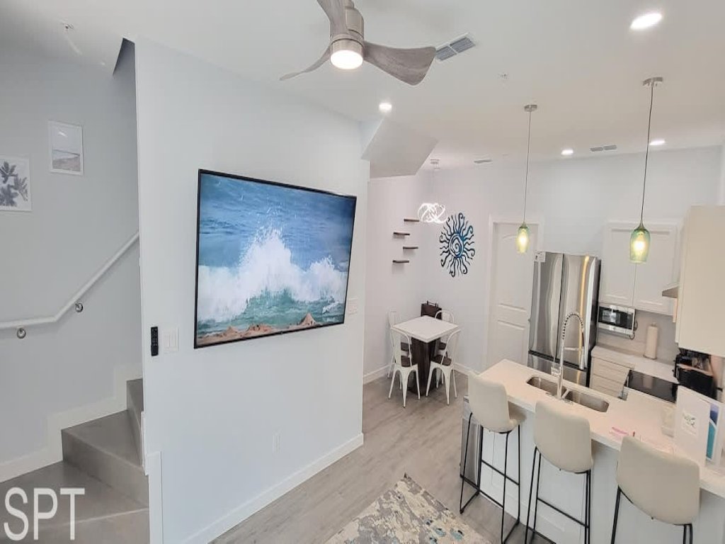 2 Level 3BR Townhome | Best Value | Sleeps Ten Vacation Rental in South Padre Island - RedAwning