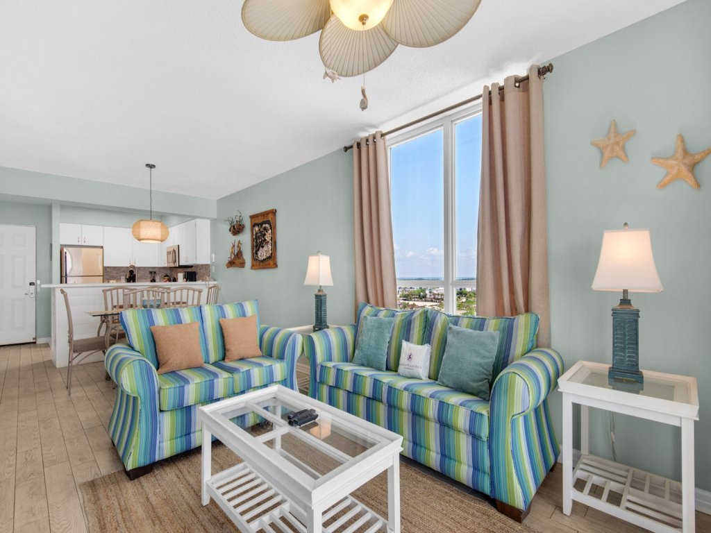 Pelican Beach 1218 Vacation Rental in Destin - RedAwning