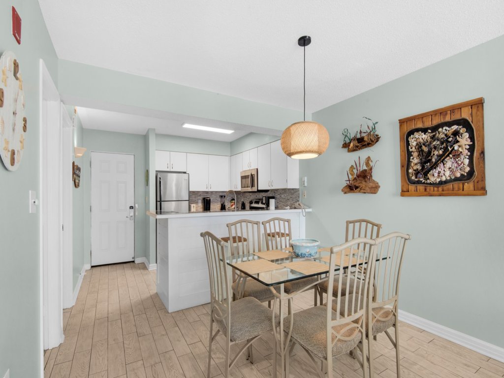 Pelican Beach 1218 Vacation Rental in Destin - RedAwning