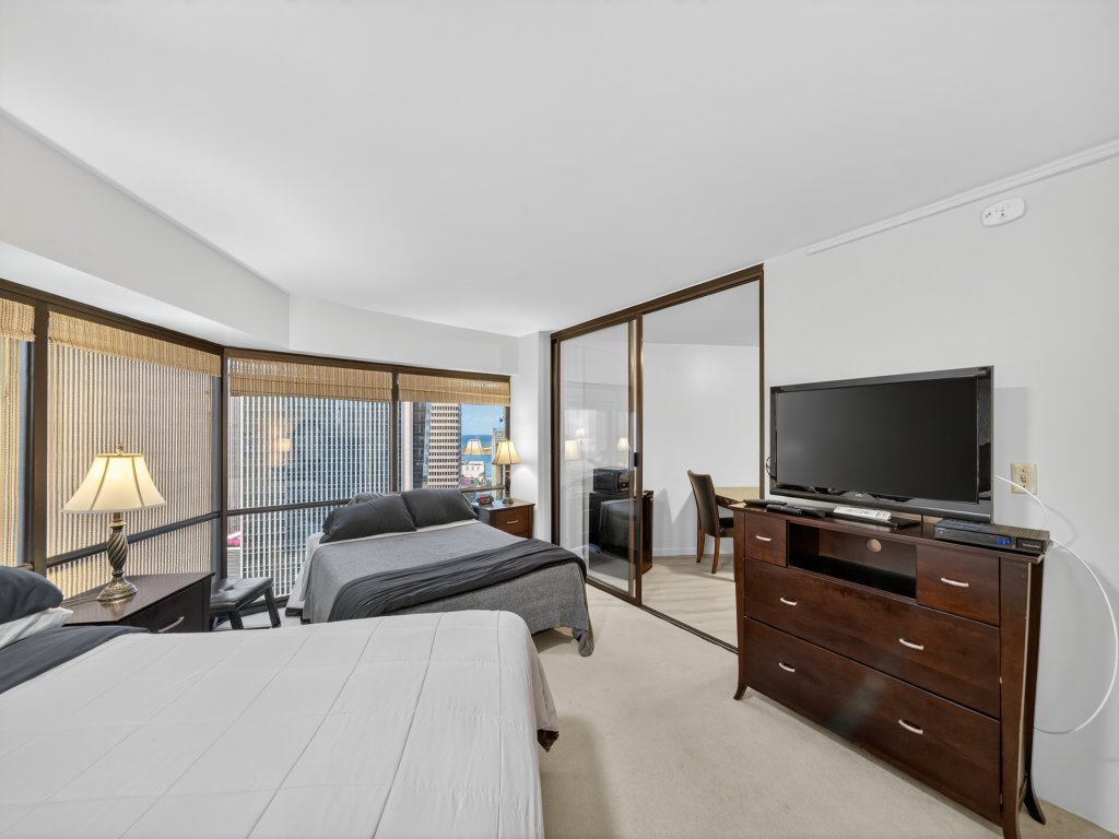 Chic DT Honolulu Executive Condo Vacation Rental in Honolulu - RedAwning