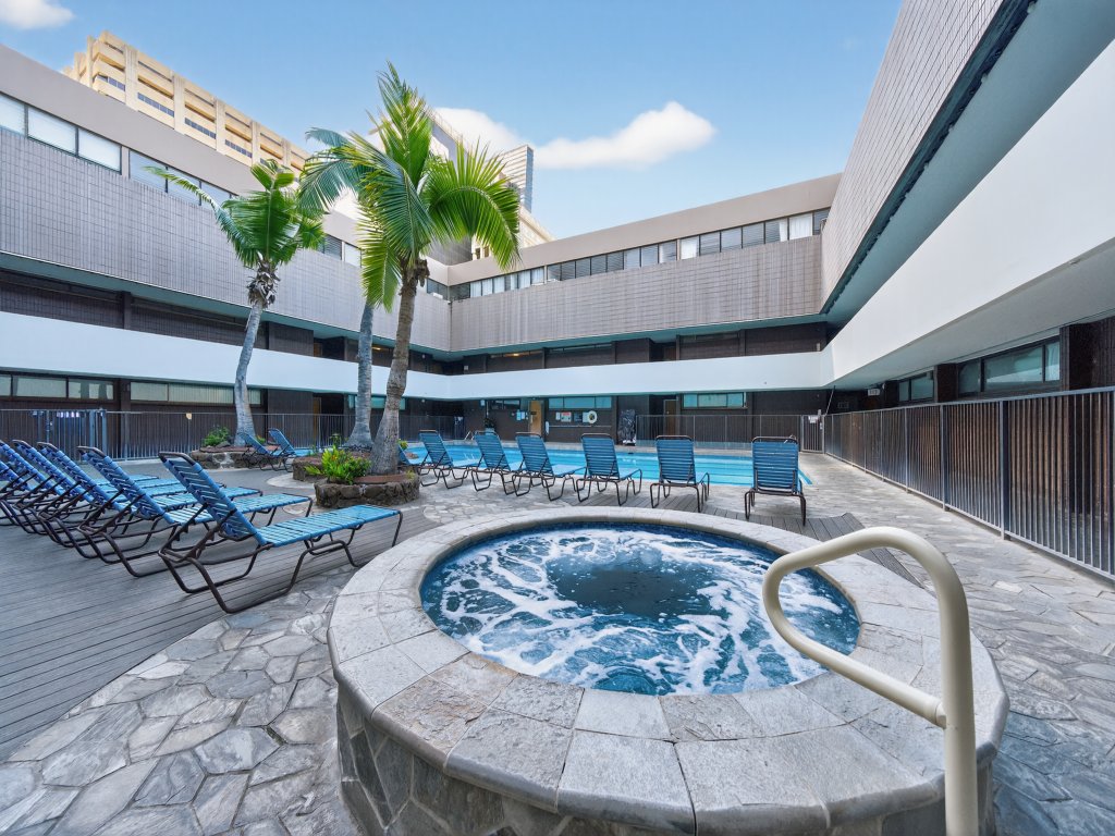Chic DT Honolulu Executive Condo Vacation Rental in Honolulu - RedAwning