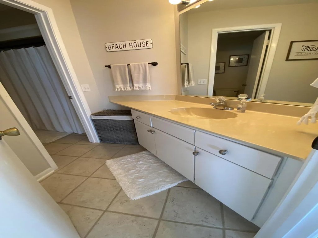 Bienvenue     Vacation Rental in Navarre - RedAwning