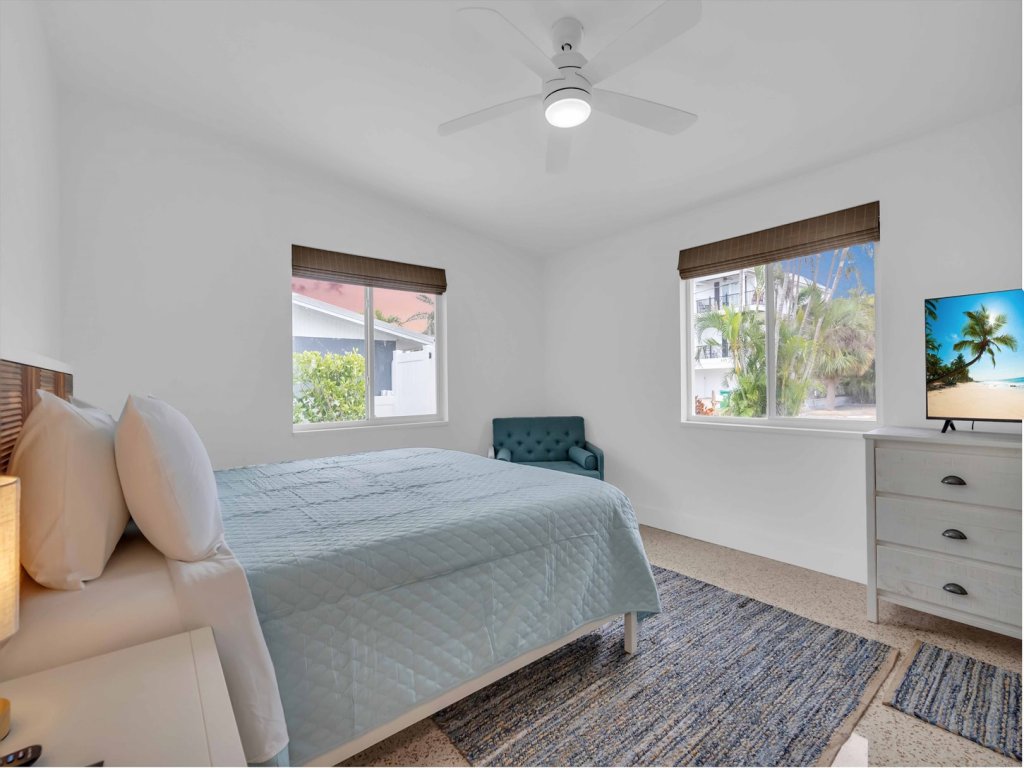 LivinGood Vacation Rental in Holmes Beach - RedAwning