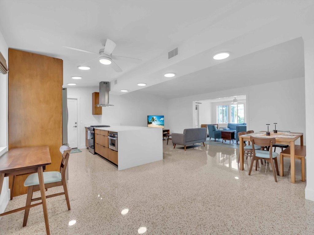 LivinGood Vacation Rental in Holmes Beach - RedAwning