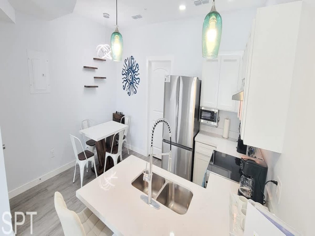 3BR New Townhome | Bay & Beach | Sleeps 10 | SPI Vacation Rental in South Padre Island - RedAwning