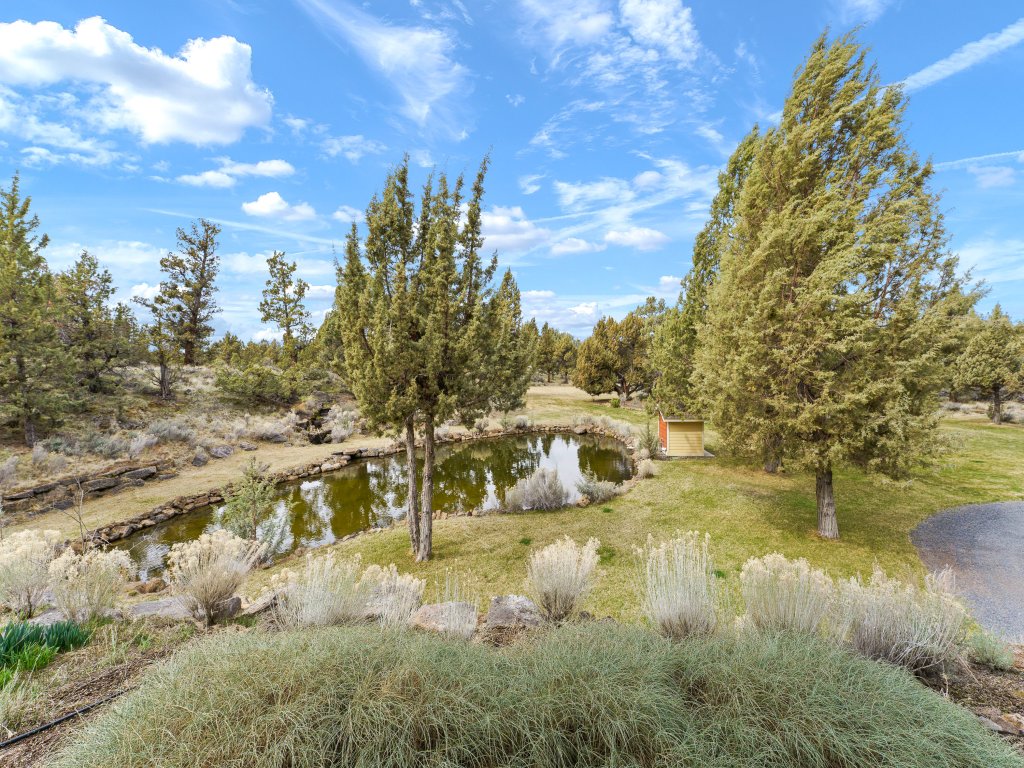 High Lowe Vacation Rental in Bend - RedAwning