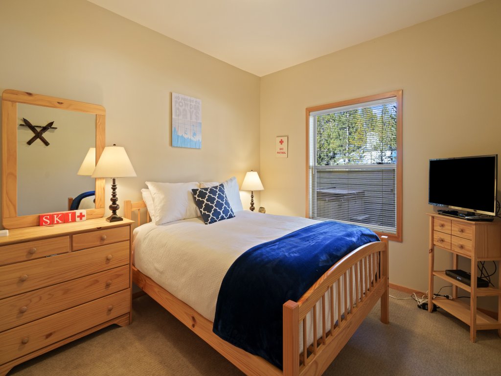 4 Umpqua Vacation Rental in Bend - RedAwning