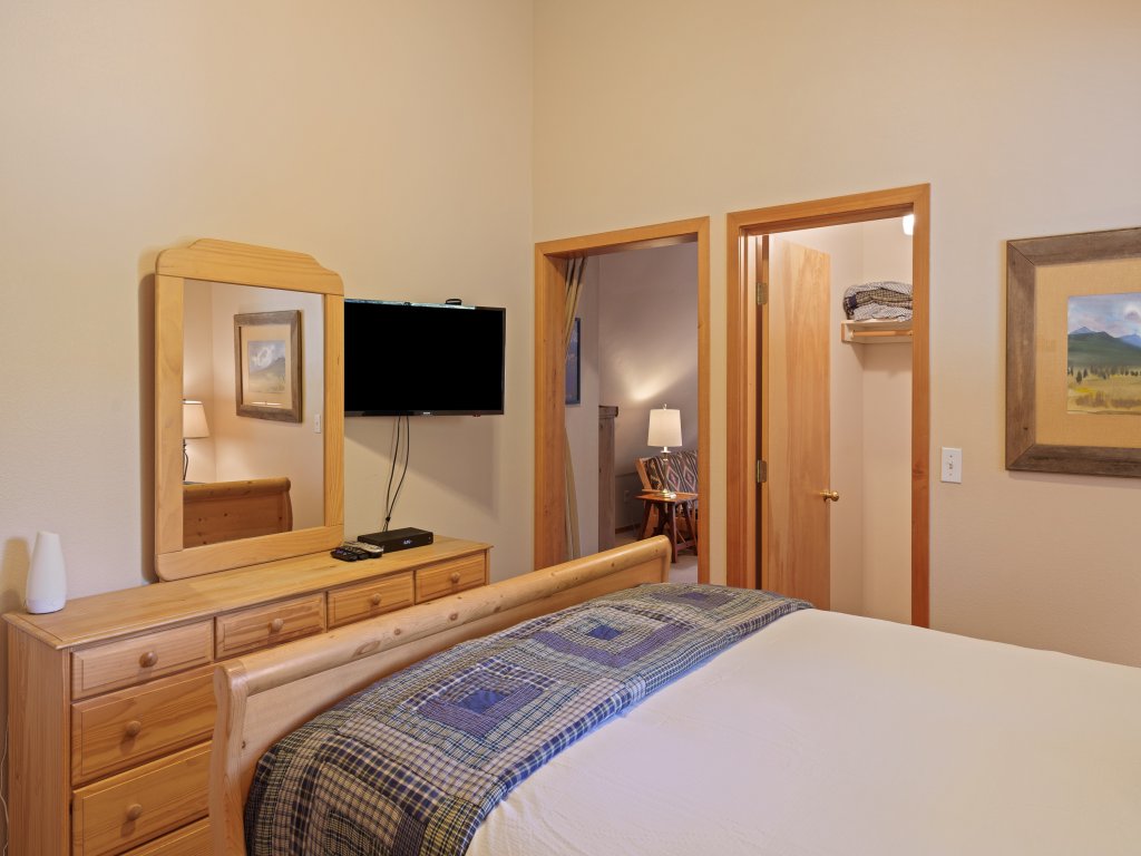 4 Umpqua Vacation Rental in Bend - RedAwning