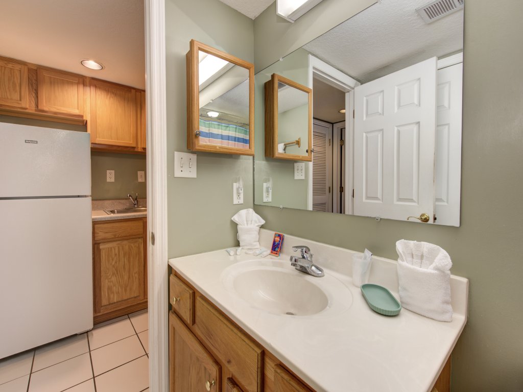 Colonial Crest Condo Unit #113 Vacation Rental in Pigeon Forge - RedAwning
