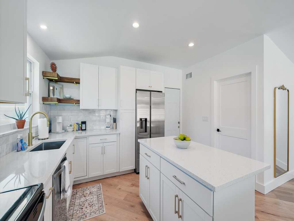 Coastal Cottage Vacation Rental in Sarasota - RedAwning