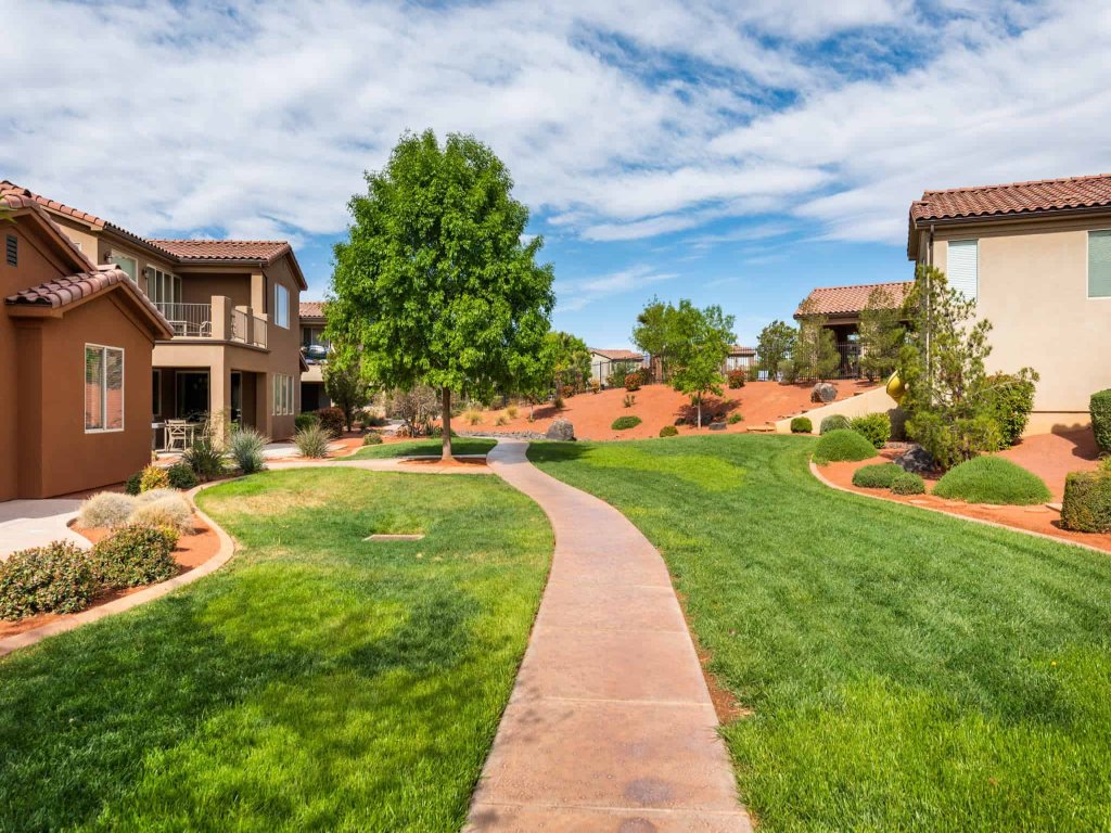 Double Retreat Vacation Rental in Utah - RedAwning