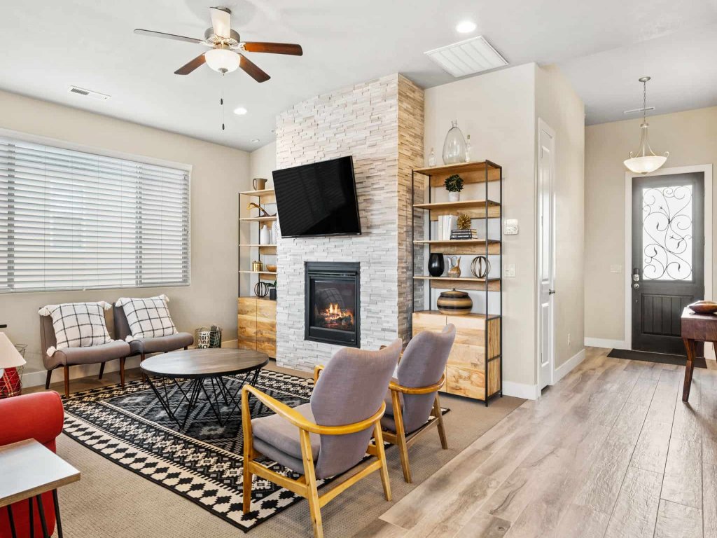 Double Retreat Vacation Rental in Utah - RedAwning