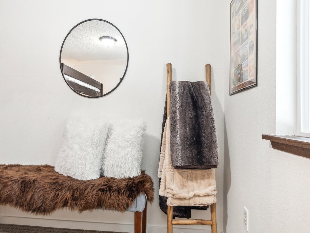 PackShack - Cozy Ski Cabin Mins from White Pass Vacation Rental in Packwood - RedAwning