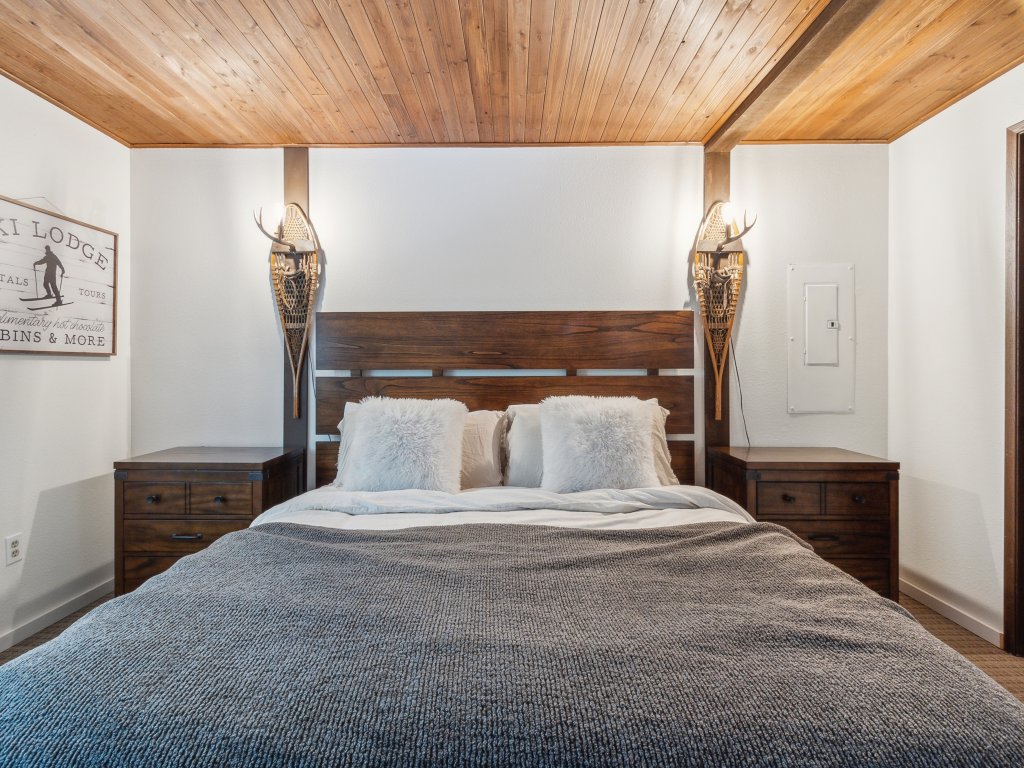 PackShack - Cozy Ski Cabin Mins from White Pass Vacation Rental in Packwood - RedAwning