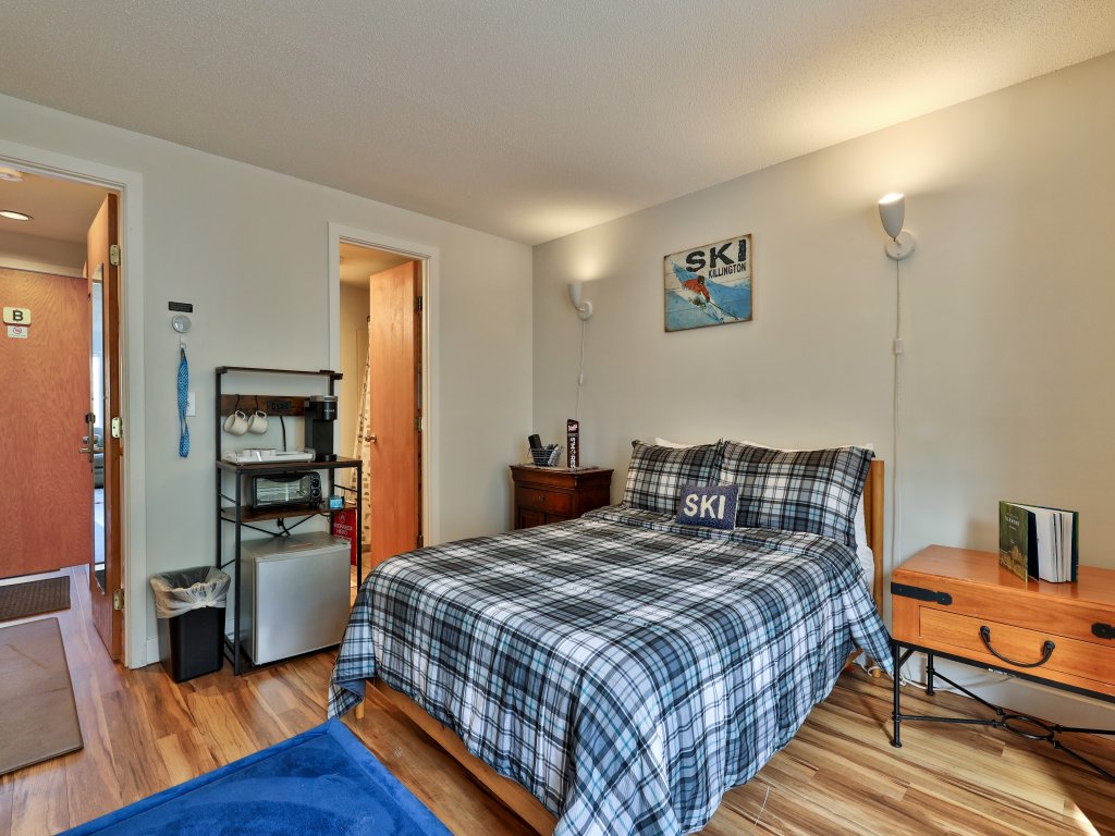 Fall Line Condo A4A (The Powder Pad) Vacation Rental in Killington - RedAwning