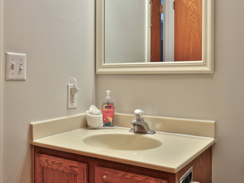 Fall Line Condo A4A (The Powder Pad) Vacation Rental in Killington - RedAwning