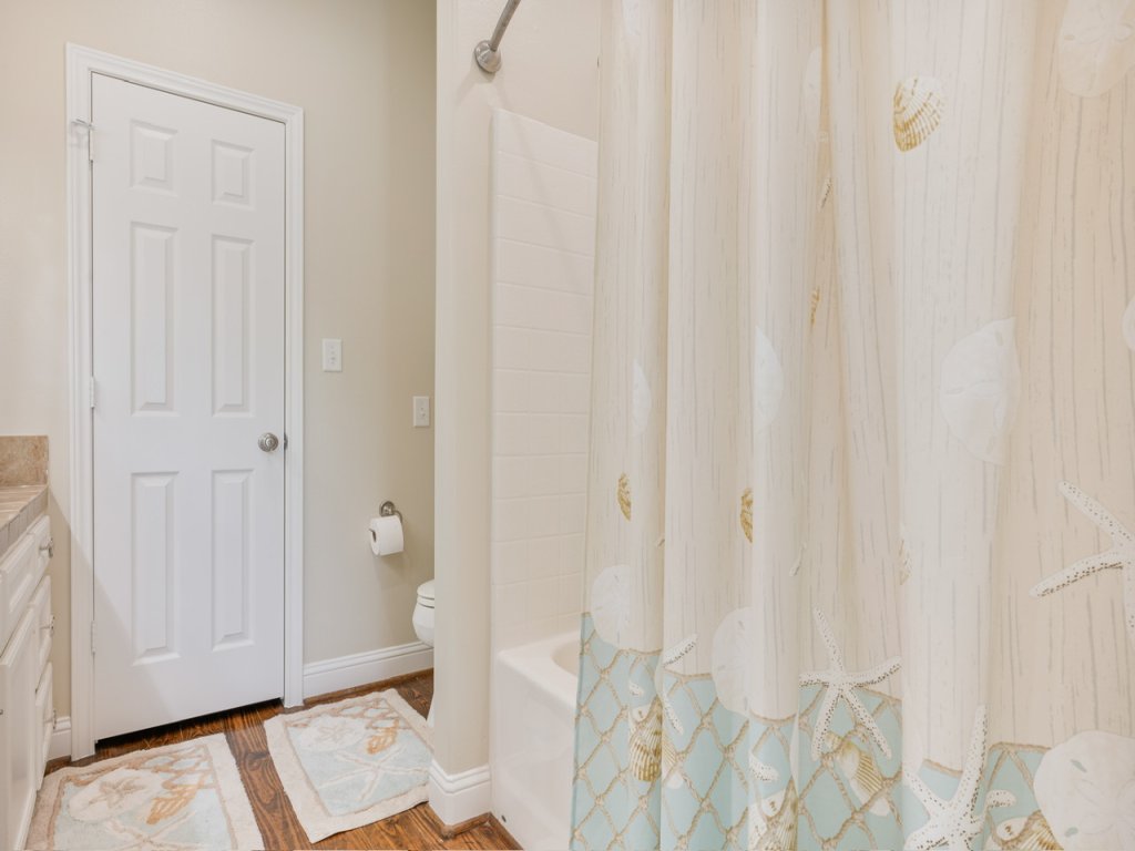 Gulf Winds Vacation Rental in Texas - RedAwning