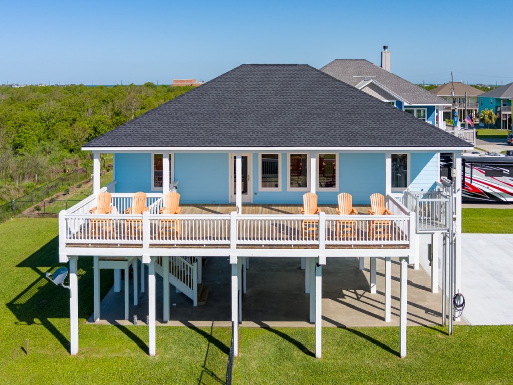 Gulf Winds Vacation Rental in Texas - RedAwning