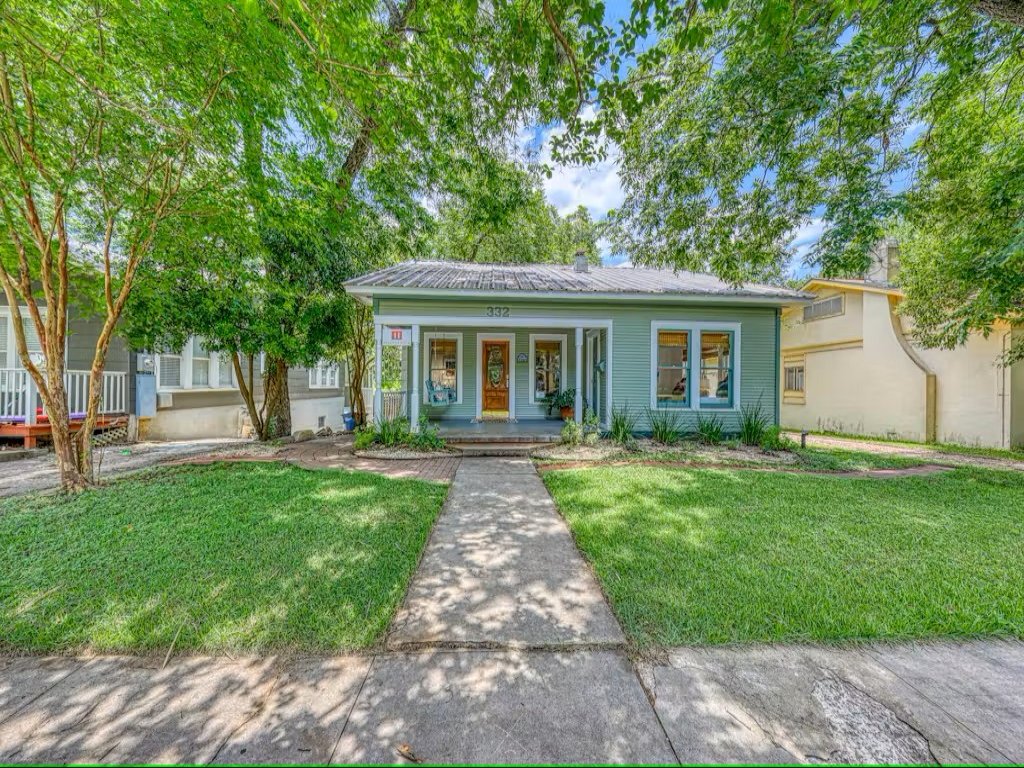 DT 332 Havana Haus Vacation Rental in New Braunfels - RedAwning