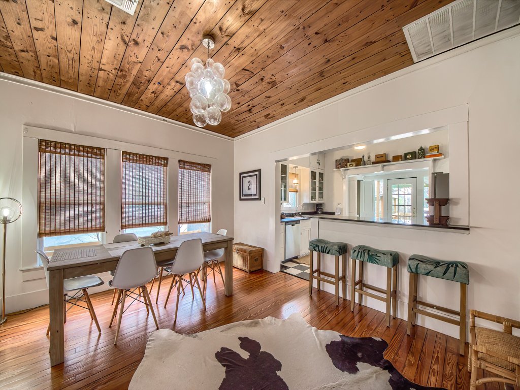 DT 332 Havana Haus Vacation Rental in New Braunfels - RedAwning