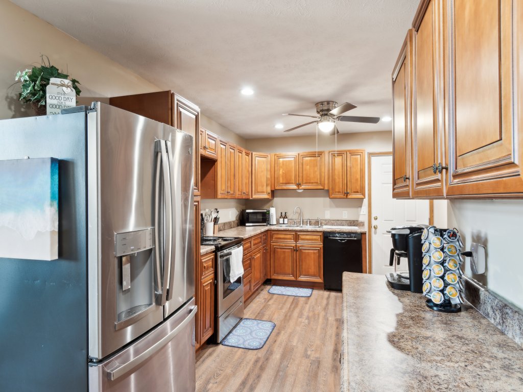 Lakelife at Somerset - Hot Tub, Deck & Views Vacation Rental in Kentucky - RedAwning