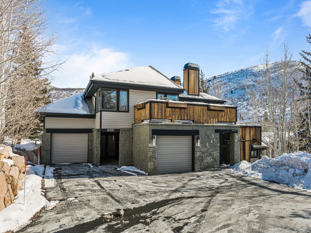 2060 Solamere Drive - Four Bedroom Home Vacation Rental in Park City - RedAwning