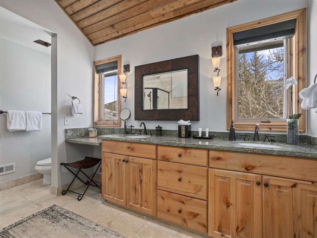 2060 Solamere Drive - Four Bedroom Home Vacation Rental in Park City - RedAwning