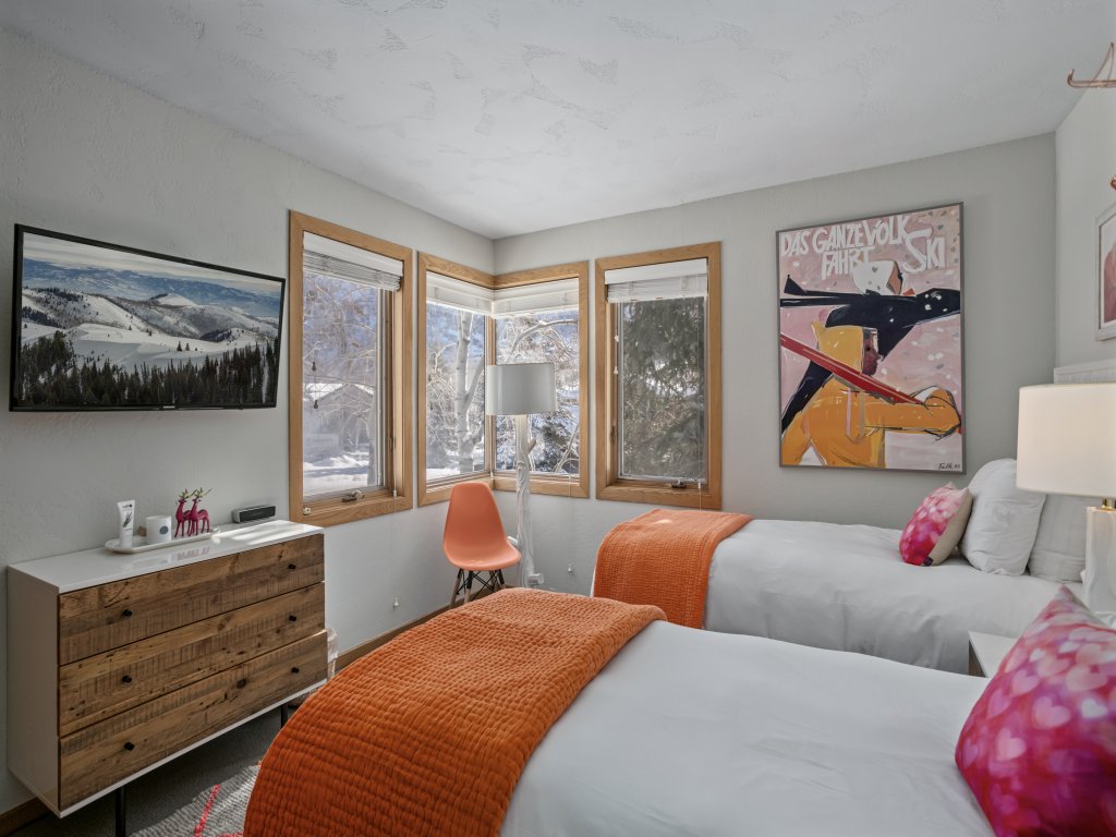 2060 Solamere Drive - Four Bedroom Home Vacation Rental in Park City - RedAwning