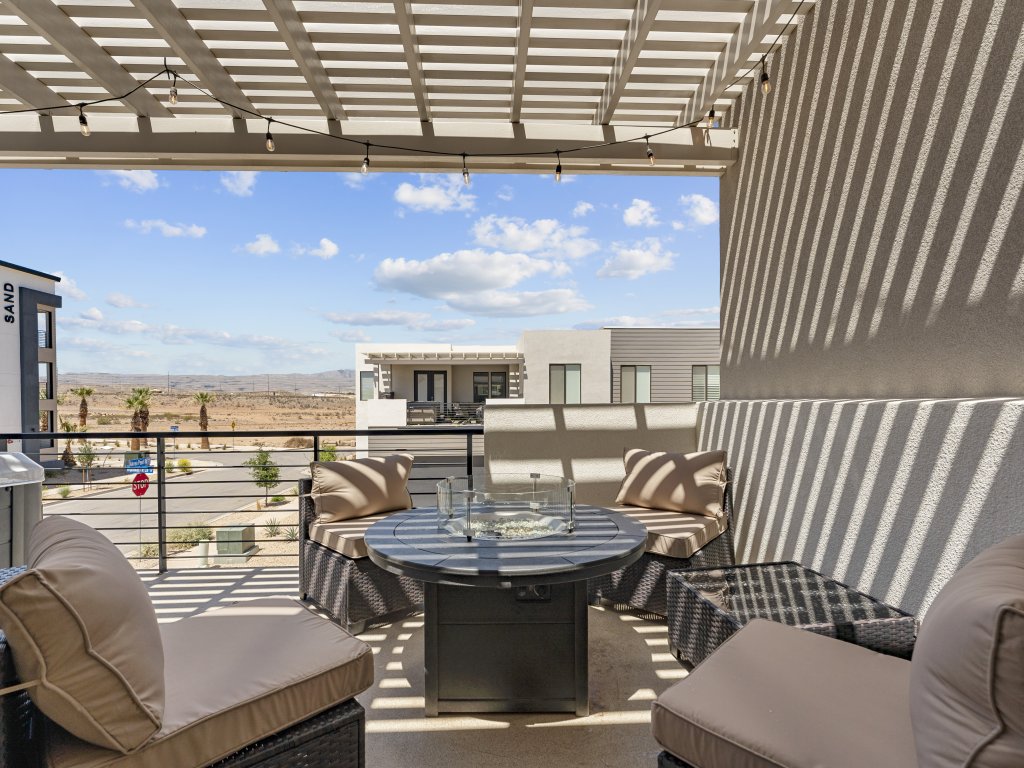 Beech Bungalow Vacation Rental in St. George - RedAwning